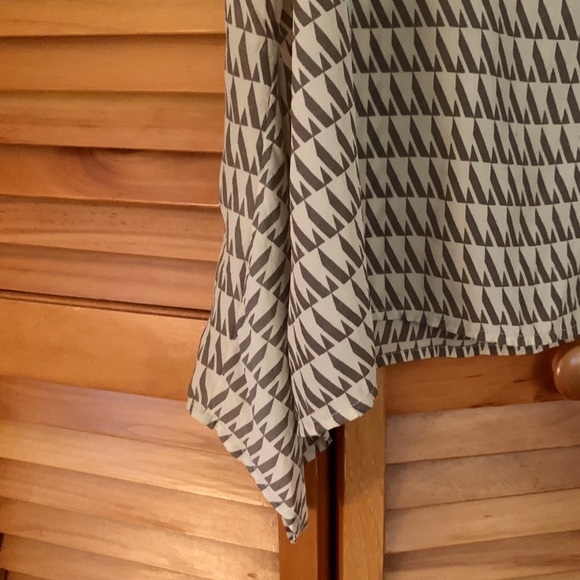 Club Monaco Silk Tank - Picture 2 of 3